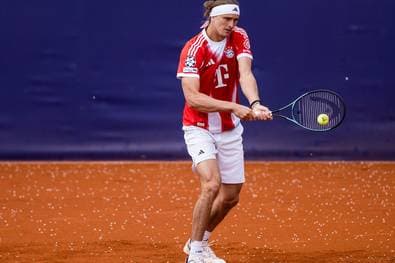 Zverev überrascht mit Olise-Trikot