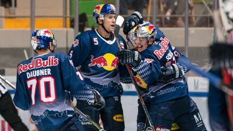 Der EHC Red Bull München feiert seinen zehnten DEL-Sieg in Serie