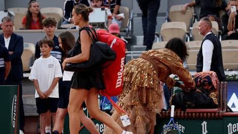 Naomi Osaka (r.) unterlag gegen Aryna Sabalenka bei den French Open 