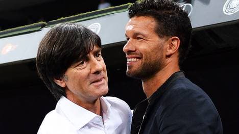 Michael Ballack (r.) wurde im September 2013 offiziell aus dem DFB-Team verabschiedet