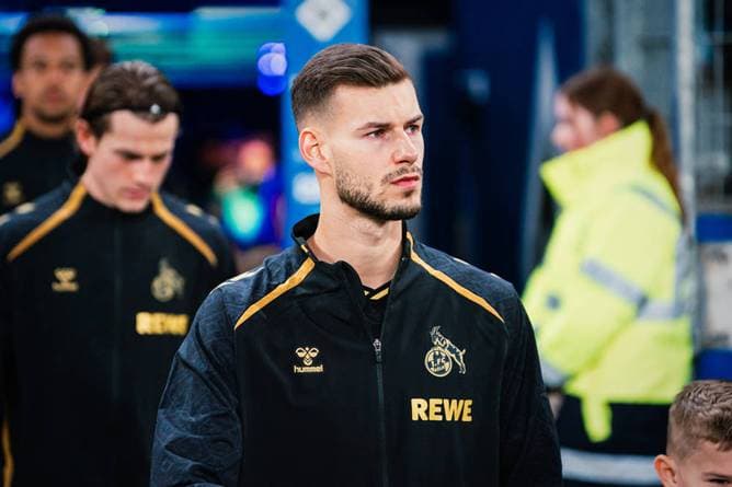 Bundesliga-Profi liebt TV-Sternchen