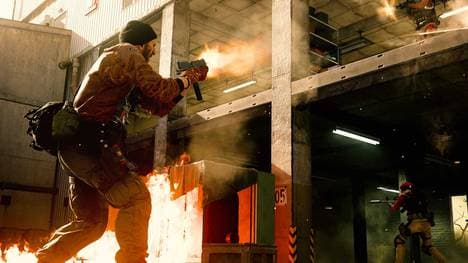 Mit der MAC 10 könnt ihr in Call of Duty Black Ops Cold War dominieren 