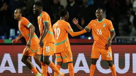 Jubel über das 2:0 von Yan Diomande (r.)