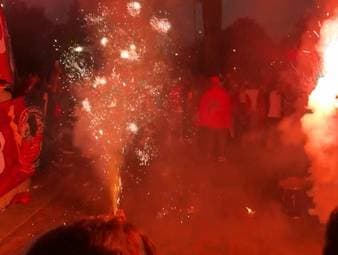 Vor dem WM-Viertelfinale gegen Frankreich sorgen Marokkos Fans mit Pyro, Gesängen und einer beeindruckenden Atmosphäre in Boston für Spektakel.