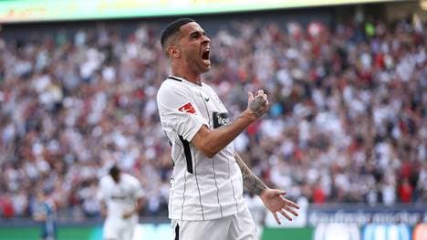 Eintracht Frankfurt v Hamburger SV - Bundesliga