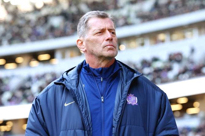 Erfolgstrainer Skibbe übernimmt prominenten Klub