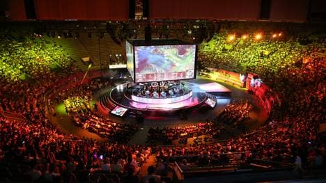 Team Vitality besiegt Misfits Gaming & sicherte sich den dritten Platz.Nun muss Schalke Fnatic schlagen, um an der Weltmeisterschaft teilnehmen zu können.