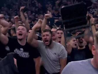 Verrückte Szenen in der EuroLeague: Beim Belgrad-Derby zwischen Partizan und Roter Stern können die Hausherren einen 16-Punkte-Rückstand wieder gutmachen. Danach brechen in der Halle alle Dämme. Mittendrin: der deutsche Nationalspieler Isaac Bonga.