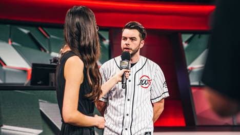 Matthew "Nadeshot" Haag ist einer der Gründer der 100 Thieves und fungiert dort als CEO der eSports-Organisation