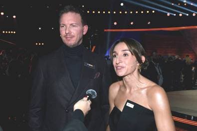 Neue Kritik: "Dass er seine Frau mit reinnimmt ..."