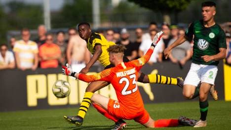 Borussia Dortmund U17 v VfL Wolfsburg U17 - B Juniors German Championship Semi Final Leg One