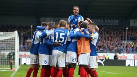 Holstein Kiel kämpft in der Relegation um den Aufstieg in die Bundesliga