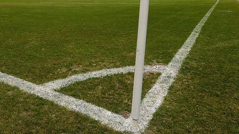 Eckfahne von Fußballfeld