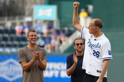 Große Ehre: Tuchel wirft First Pitch bei Baseball-Spiel