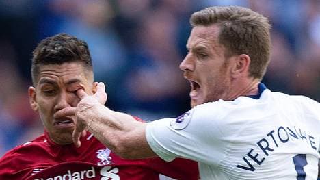 Nach diesem Zweikampf mit Tottenhamns Jan Vertonghen (r.) muss Roberto Firmino ausgewechselt werden