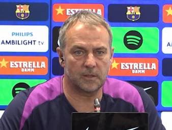 Der FC Barcelona hat sich bei der UEFA offiziell beschwert, nachdem es bei der Niederlage gegen Atlético zu einem "gravierenden Versäumnis des VAR" gekommen sei. Trainer Hansi Flick findet dieses Vorgehen berechtigt. Diego Simeone zeigt sich respektvoll.