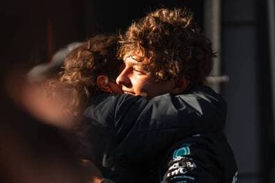 Auf den historischen Moment folgt direkt eine Ansage