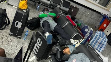 Nigerias Fußballer mussten stundenlag am Flughafen ausharren