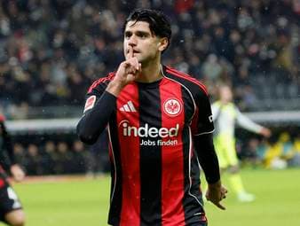 Ex-Dortmunder Dahoud mit respektvoller Geste