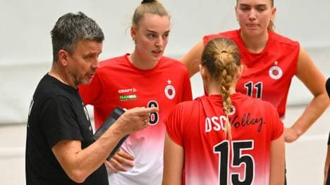 Die Dresdner Volleyballerinnen müssen sich gedulden