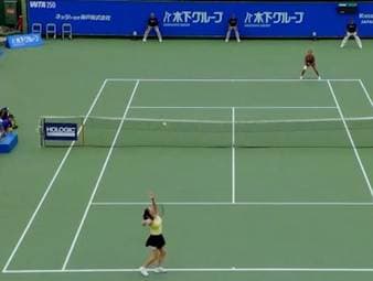 Leylah Fernandez setzt ihren Aufwärtstrend in Japan fort. Beim WTA-250-Turnier in Osaka besiegte die Kanadierin Tereza Valentova 6:0, 5:7, 6:3 und feierte ihren zweiten Turniersieg in diesem Jahr.