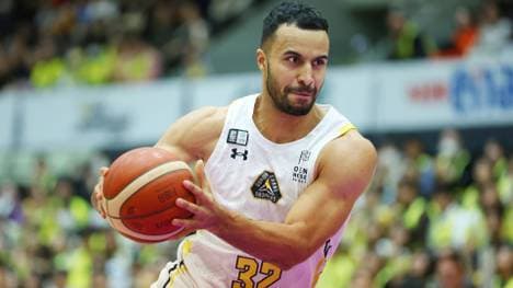 Johannes Thiemann verdient in Japan sein Geld