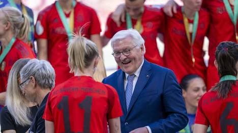 Steinmeier bei der Ehrung der Münchner Pokalsiegerinnen