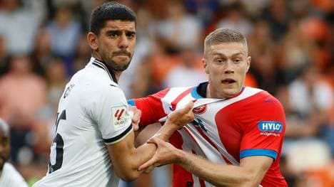 Künftig beim FC: Cenk Özkacar (l.)