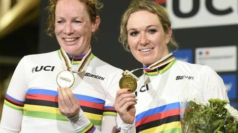 Pieters (r.) war nach einem Sturz notoperiert worden