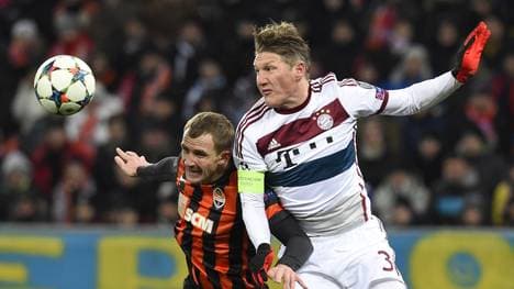 Bastian Schweinsteiger im Zweikampf