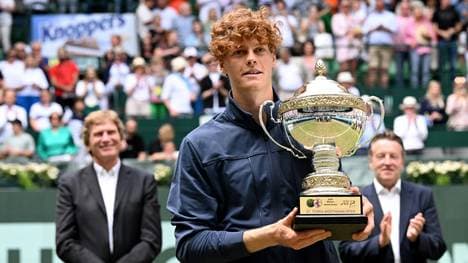 Trophäe für Jannik Sinner, keine für die Freundin
