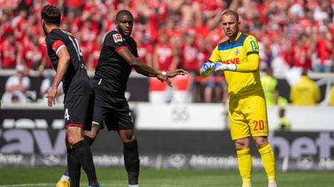Marvin Schwäbe (r.) würde Anthony Modeste (M.) nicht nachtrauern, sollte dieser den FC noch verlassen