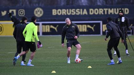 Erling Haaland (Mitte) nahm am BVB-Abschlusstraining vor dem Spiel gegen die Glasgow Rangers teil