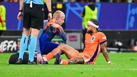 Memphis Depay musste bereits vor der Pause ausgewechselt werden
