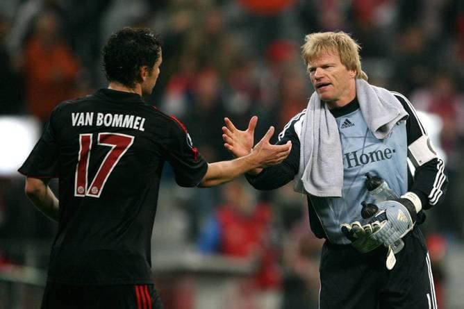 Als Kahn van Bommel fast die Nase brach