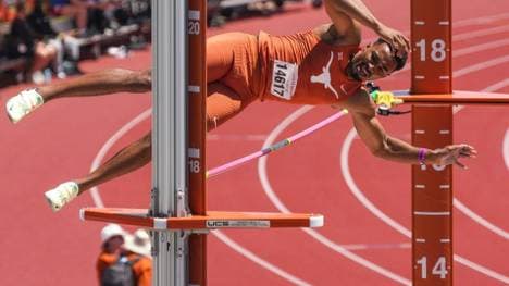 Traumstart: Leo Neugebauer beim Stabhochsprung in Austin