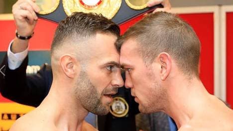 Dominic Bösel (l.) gewinnt das Duell gegen Sven Fornling und ist Weltmeister