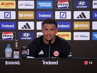 Noah Atubolu ist die neue Nummer Eins bei Eintracht Frankfurt. Der Wechsel zog sich lange, dann ging plötzlich alles ganz schnell. 