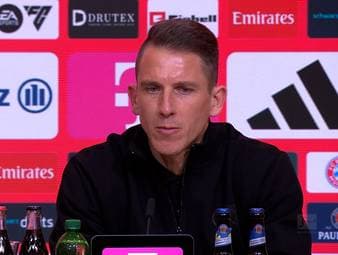 Nach der Klatsche der Bayern möchte sich VfL-Trainer Daniel Bauer bei den mitgereisten Fans entschuldigen. 