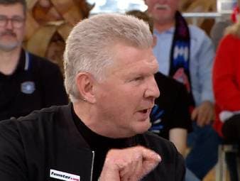 Manuel Neuer wird gegen den FC St. Pauli mit einem Schuss auf die kurze Ecke überwunden. SPORT1-Experte Stefan Effenberg verteidigt den Bayern-Keeper vehement.