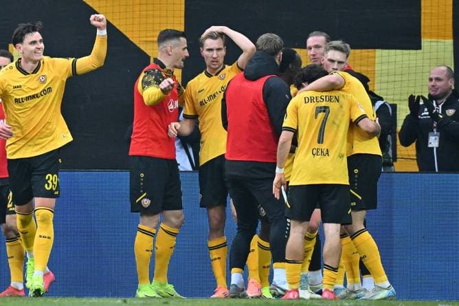Aufatmen in Dresden: Dynamo gibt Rote Laterne ab