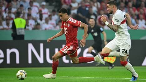 Jamal Musiala (l.) im Bayern-Trikot