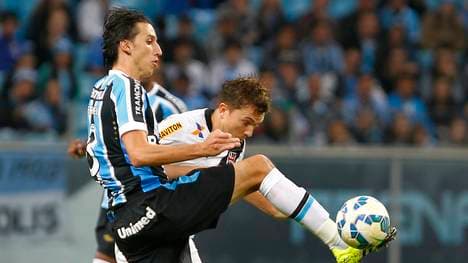 Pedro Geromel (l.) steht bei Gremio Porto Alegre unter Vertrag