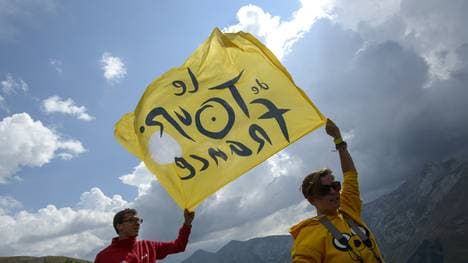 CYCLING-FRA-TDF2015-FANS