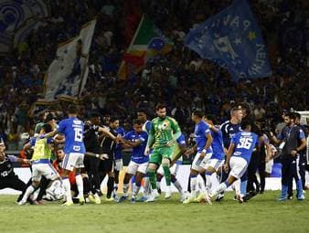 Massenschlägerei: 23 Platzverweise