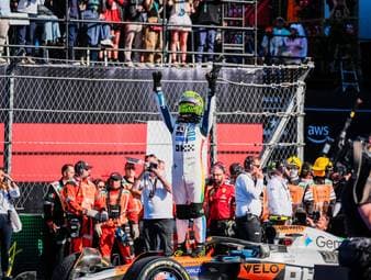 Lando Norris holt sich souverän den Sieg beim Großen Preis von Mexiko und überholt damit seinen McLaren-Teamkollegen Oscar Piastri. Auch Max Verstappen darf weiter vom WM-Titel träumen. 