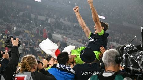 Grenzenloser Jubel beim VfL und Torhüter Luthe