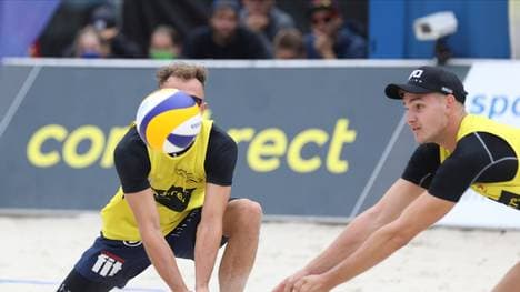 Jonas und Benedikt Sagstetter (r.) kämpfen um die DM-Tickets am Timmendorfer Strand