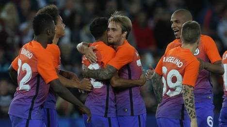 FBL-ENG-LCUP-SWANSEA-MAN CITY