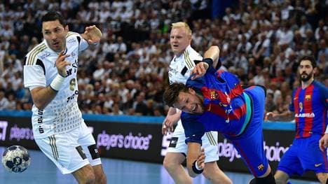 In der neuen Europaliga sollen Topteams wie der THW Kiel (weiß) und der FC Barcelona spielen
